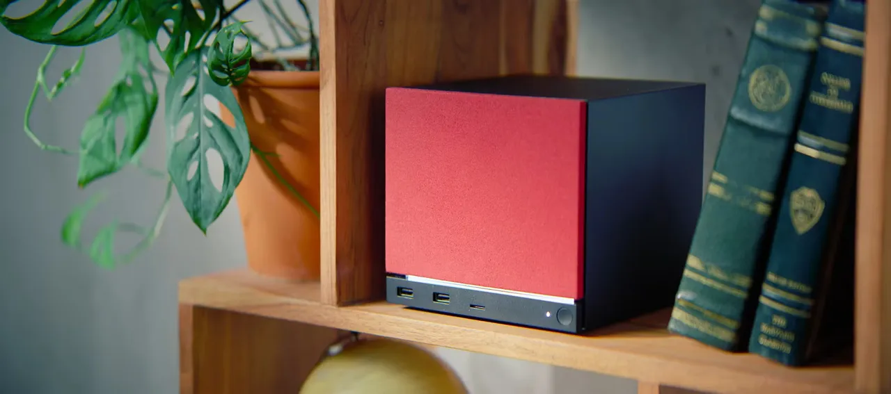 Steam Machine in different front colors